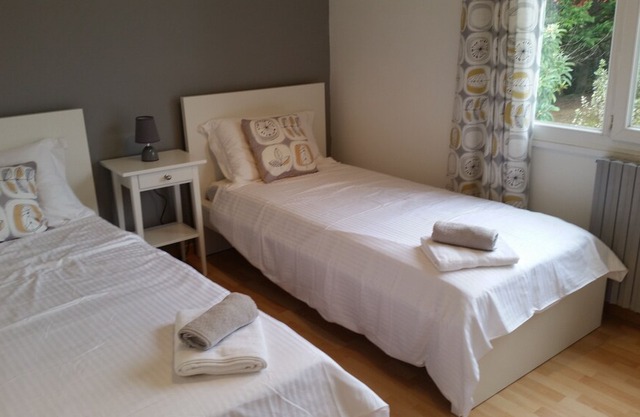Superb contemporary 2 bedroom villa with private pool.