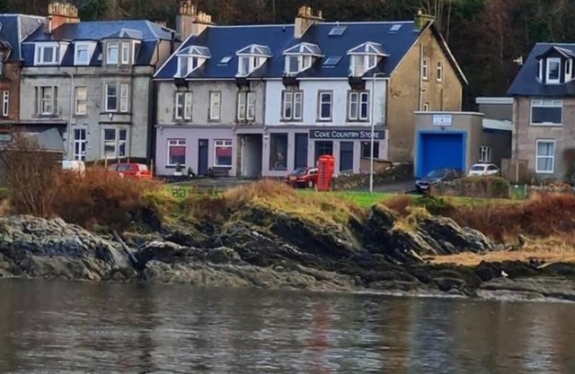 Superb Loch Side Apartment with Sea & Sunset Views