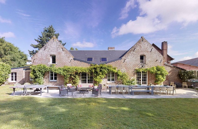 Superb property Ecurie Val de Mai, 35 people, games room