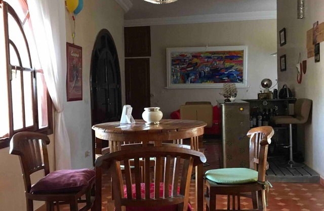 Superb Villa sleeps 10, 13km from the ocean