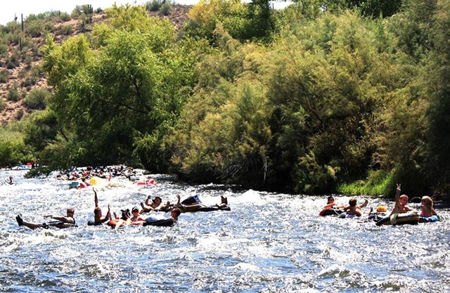 Superstition Mountain Desert Escape - Your Desert Oasis Awaits!