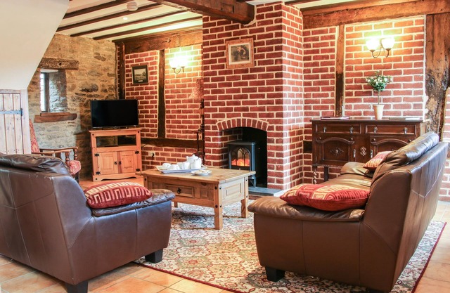 SWALLOW COTTAGE, family friendly, luxury holiday cottage in Bucknell