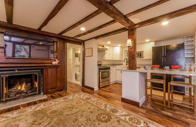 Sweeping Harbor Views, Private Deck, Historic District, Walk To Everything!