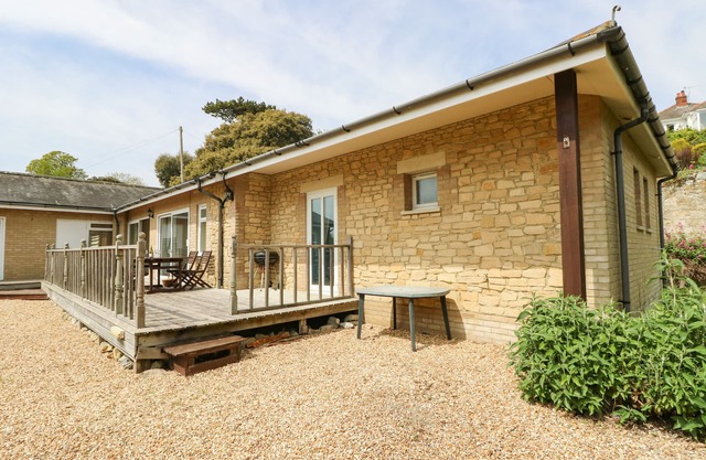 SWIFTS, family friendly, country holiday cottage in Ventnor