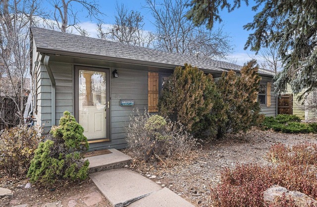 Syd's Place: House with sauna, dogs welcome