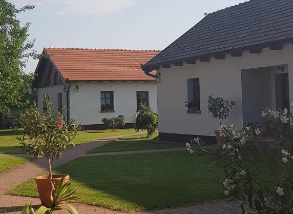Tóth Vendégház és Apartmanház Újfehértó