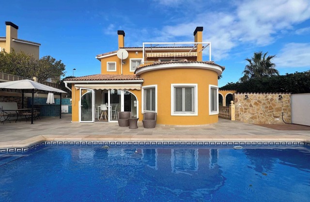 T-0624, Villa Gata, fantastic Villa with private pool and garden