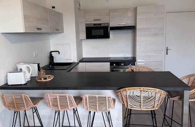 T2 apartment with private parking