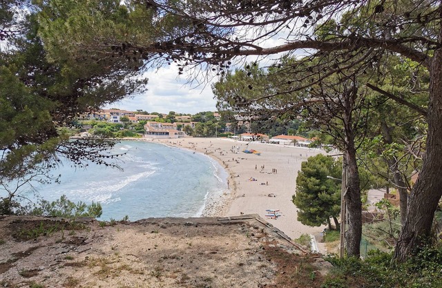 T2 beautiful sea and beach CARRO - ' L'Ile Bleue '