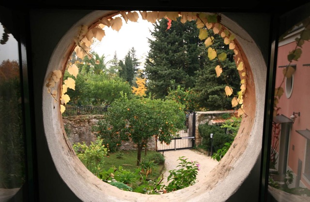 Taddea woman independent room for 2 people near Naples Pompeii Caserta