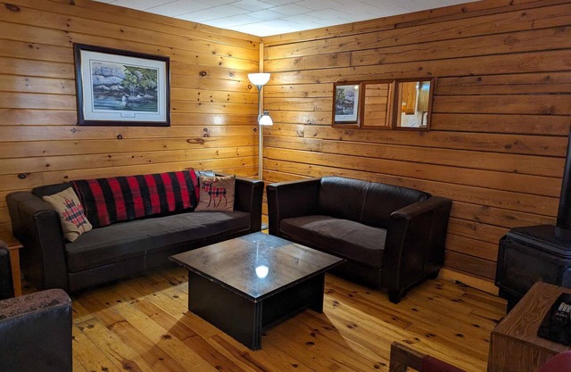 Tall Timbers cottage is located on 100 kilometers of beautiful, tranquil river