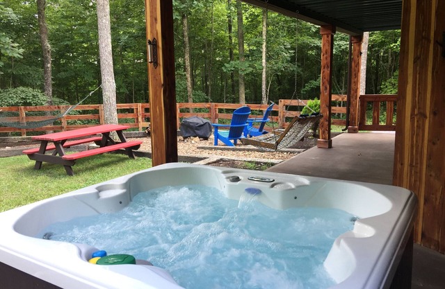 Talley's Cabins and Breakfast By Dale Hollow Lake. Right Where You Want To Be!
