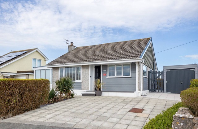 Tamarisk - a single-storey cottage in Moelfre