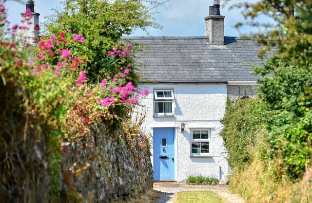 Tan y Fynwent - Two Bedroom House, Sleeps 4