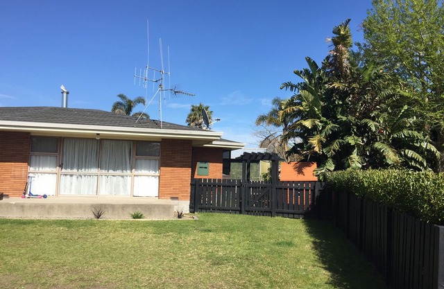 Tauranga Summer Holiday Base - Matua Sunny 4 Bedroom