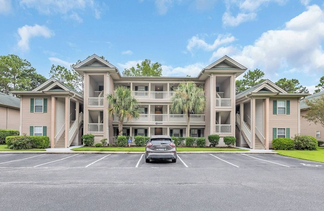 *TB 14I* Updated 3 bedroom True Blue Condo on golf course
