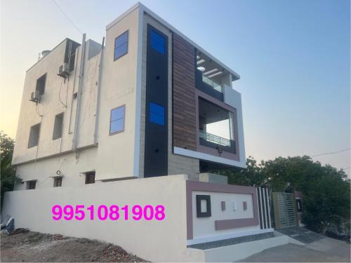 Tej Home Stays and Guest House