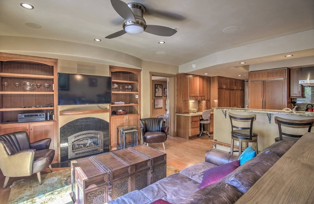 Telluride Little Wolf Condo, Blue Mesa Lodge, 1 Bdrm, 1.5 bath, sleeps 6