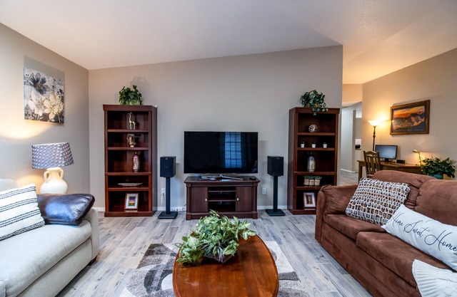 Territorial Oasis 3BR/2BA centrally located in Sierra Vista