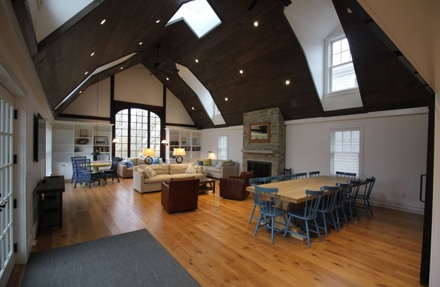"The Barn" - 1800s barn recently renovated, 5 min walk from ferry or downtown