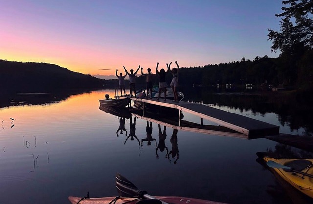 The Beach House on Shaws Pond - gorgeous new home directly on the water