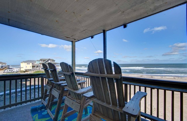 The Beach Place. Amazing Ocean Front Views!