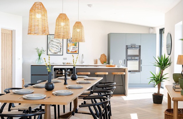 The Beacon is a five bedroomed terraced seafront retreat with incredible views of Widemouth Bay. It