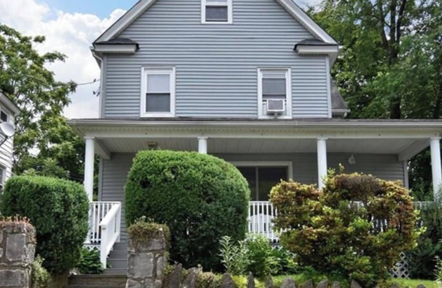 The beautiful HillSide Cottage awaits you! Great location and close to NY city!