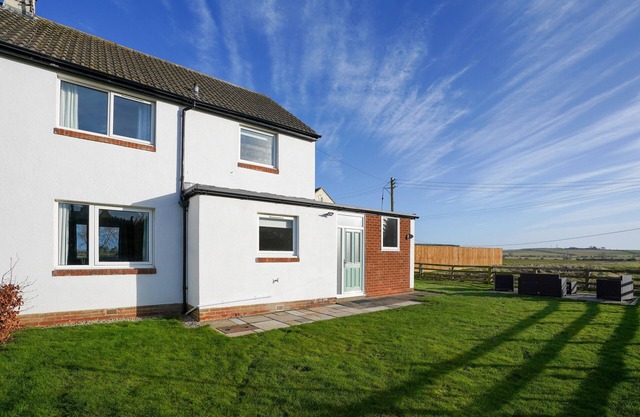 The Birdhouse: Family Home with Countryside Views