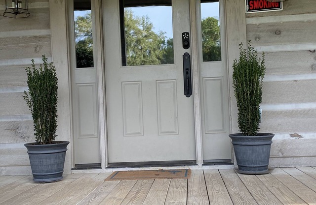The Blue Barn Lodge: Unit 2 Beautiful & Spacious