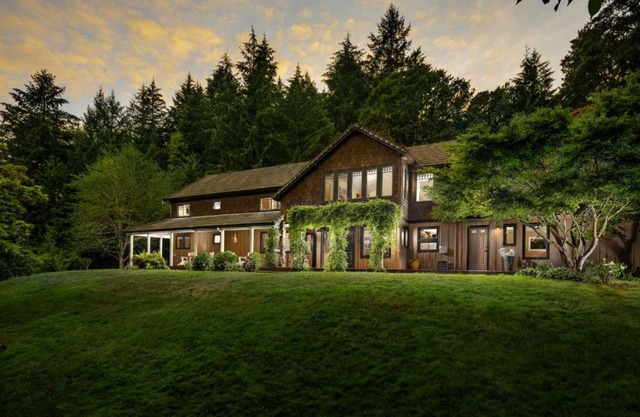 The Brookside Inn Estate