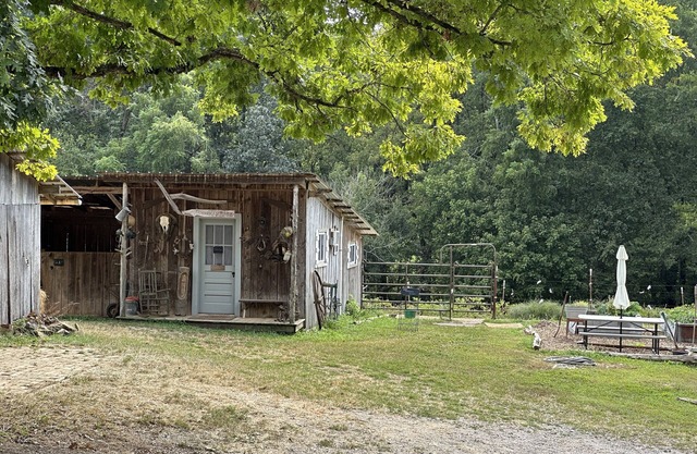 The "Bunkhouse" At Hunter Hollow Farm