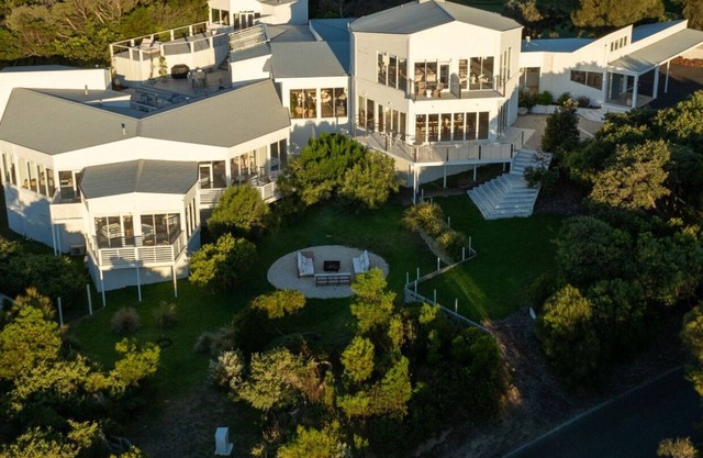 The Cape Retreat with stunning views