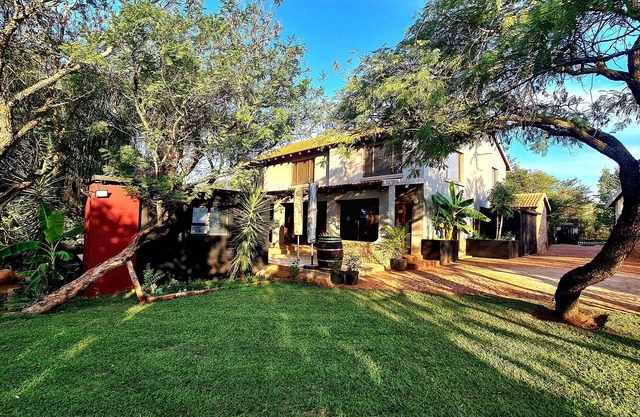 The Captain. Country Stay Near The City. Pet Friendly!