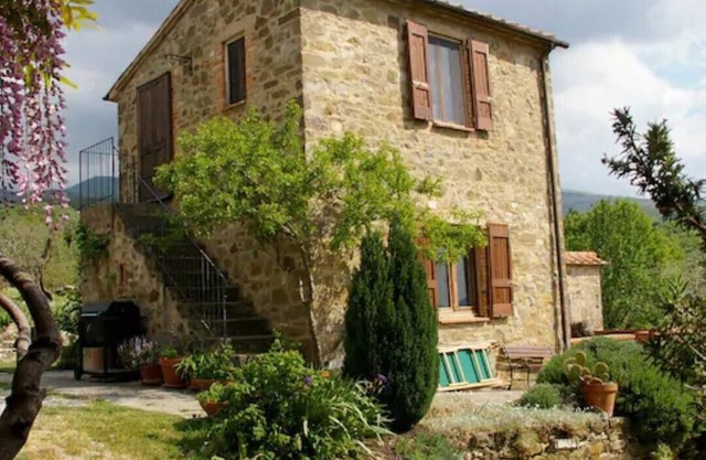 The Casetta, a charming honeymoon cottage, off the beaten track in south Tuscany