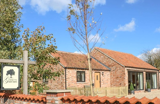 THE COTTAGE AT GRANGE FARM BARNS in Hemingby, Lincolnshire