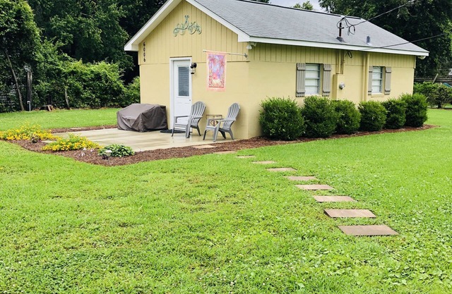 The Cottage on Park 2 miles from Wrightsville Beach