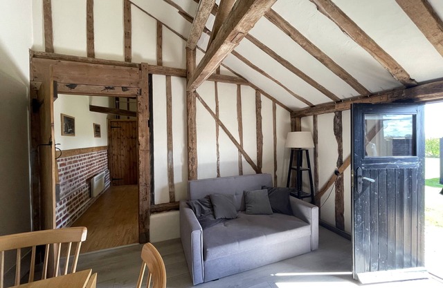 The Cow Shed 1BR-Sleeps4-Parking-PetsOK