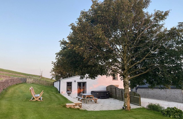The Cowshed at Cop Farm is a Detached Barn with Hot Tub for up to 10 people