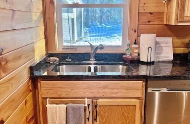 The Cozy Maine Cabin!