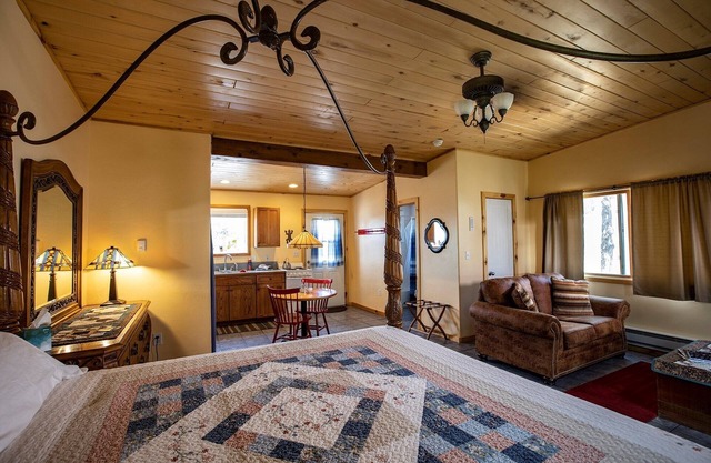 The Crestone Casitas: Casita Suite #1