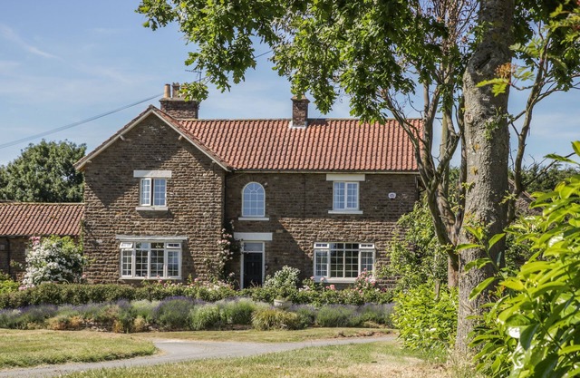 THE DAIRY, pet friendly, character holiday cottage in Sheriff Hutton