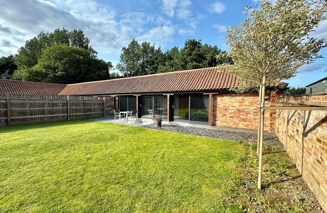THE DAIRY, romantic, country holiday cottage, with open fire in Brigg