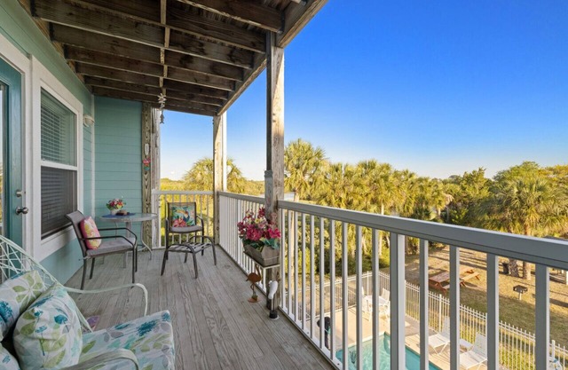 The Egret Condo: B202 is a vacation rental condo with a waterfront bayside view, a pool & more.