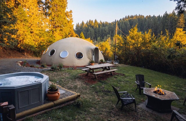 The Eugene Dome: Wine Country, Nature, Hobbit Home