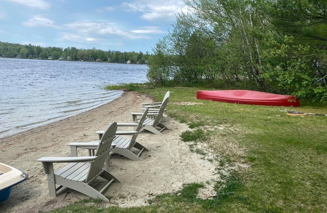 The Farm @ Worthley Pond, Farmhouse, Private Beach, hot tub, sauna