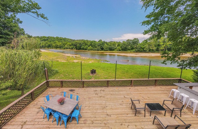"The Farmhouse” at Mimosa Riverside Ranch