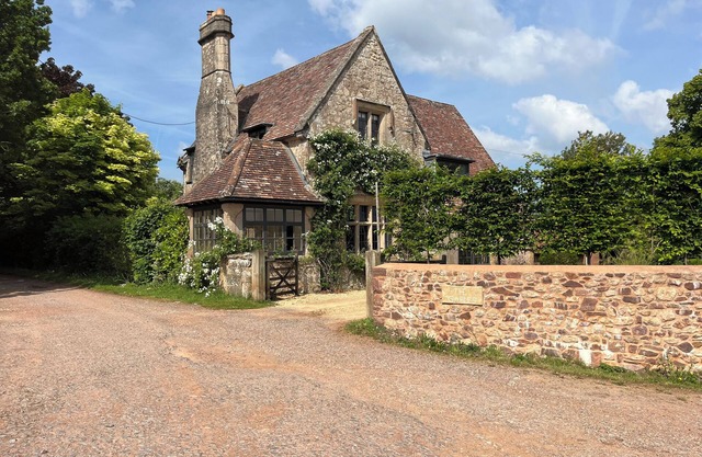 THE GABLES, pet friendly, character holiday cottage in Nether Stowey