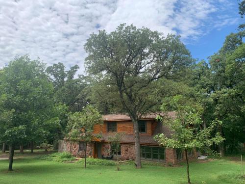 The Gate House- Autumn Retreat In Edmond, Ok