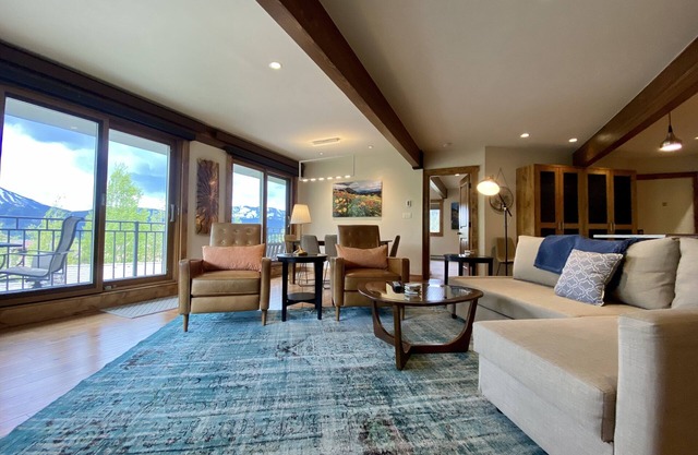 The Gateway Paradise! 2 bedroom You want to Ski-in/Ski-out the Gateway Paradise!